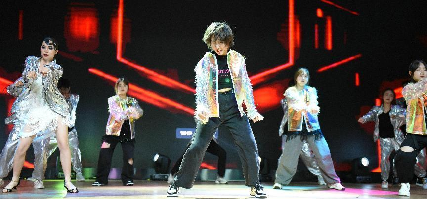 成都大学第十二届体育舞蹈比赛圆满落幕,展学子风采