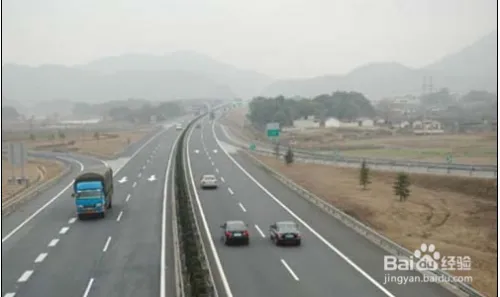 高速路上行车注意事项,关乎高速行驶安全